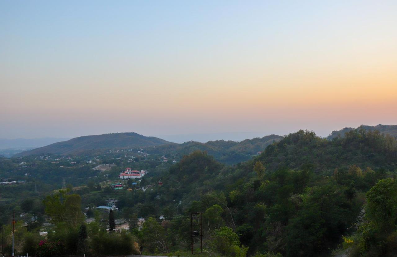 Saffronstays Mystic Homes, Dehradun Bagian luar foto